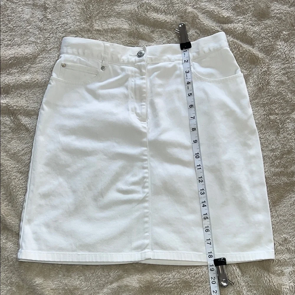 Ann Taylor White Knee-Length Pencil‎ Skirt